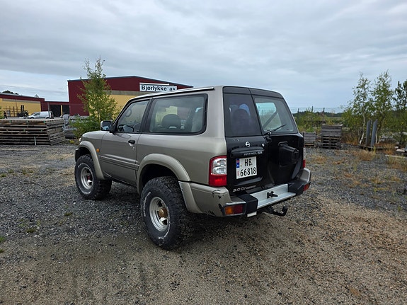 Nissan Patrol 5 of 15