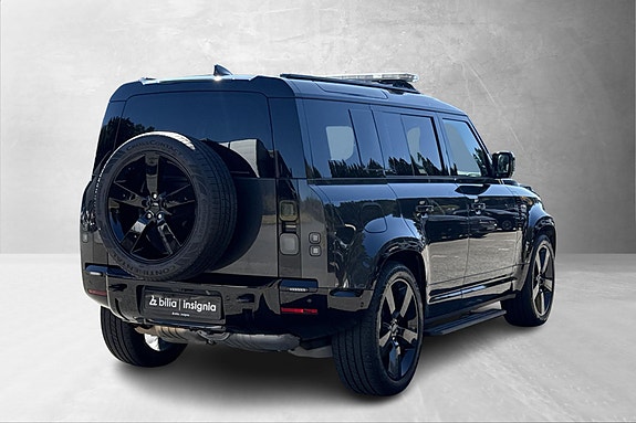 Land Rover Defender 110 3 of 18