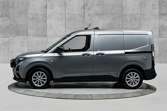 Ford Transit Courier 8 of 25