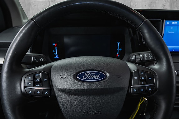 Ford Transit Courier 14 of 25