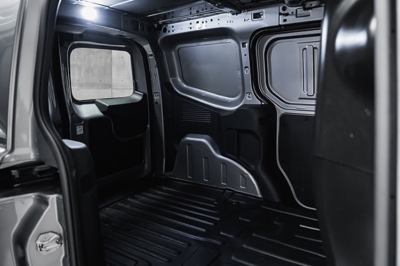 Ford Transit Courier 24 of 25