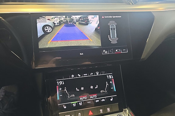 Audi e-tron 18 of 19