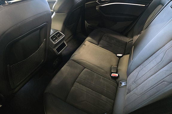 Audi e-tron 7 of 19