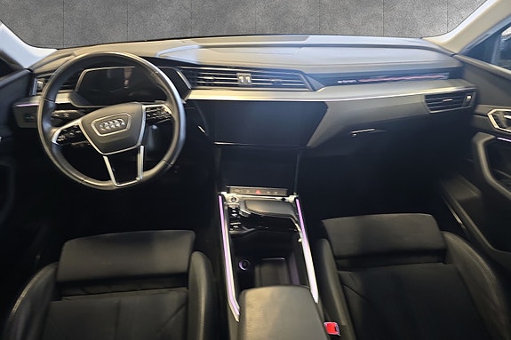 Audi e-tron 11 of 19