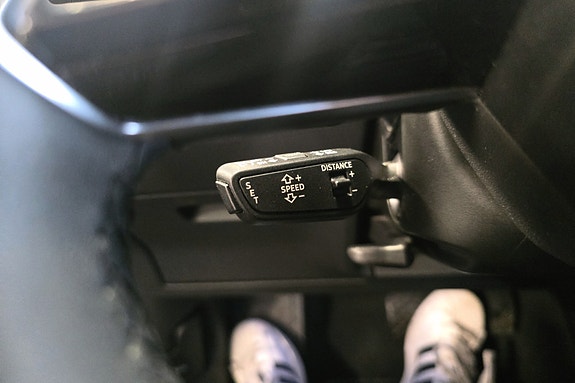 Audi e-tron 14 of 19