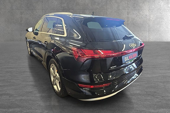 Audi e-tron 3 of 19