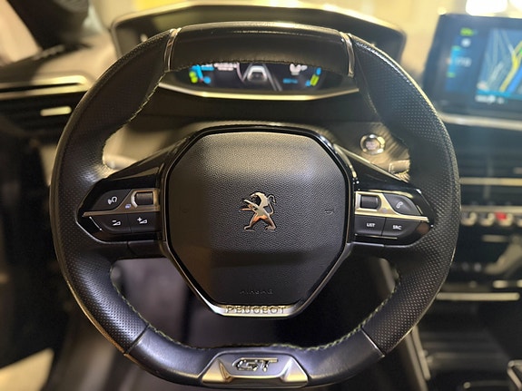 Peugeot e-208 13 of 26