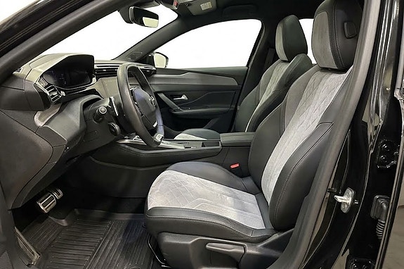 Peugeot e-208 23 of 26
