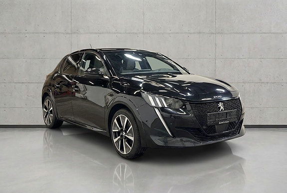 Peugeot e-208 3 of 26