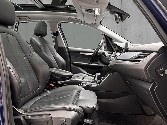 BMW 225xe 13 of 26
