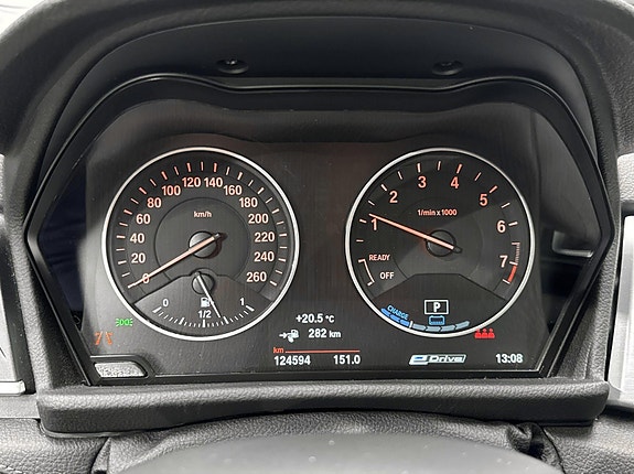 BMW 225xe 17 of 26