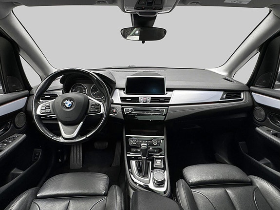 BMW 225xe 15 of 26