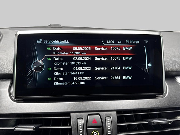 BMW 225xe 23 of 26