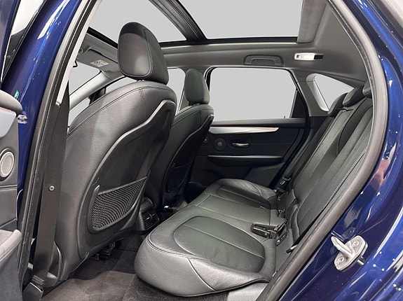 BMW 225xe 14 of 26