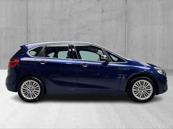 BMW 225xe 3 of 26
