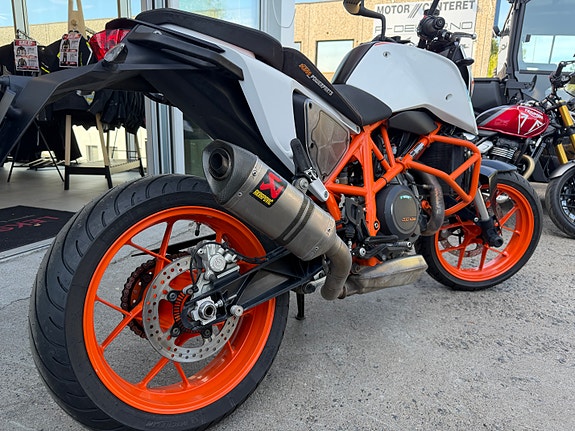 KTM 690 Duke R 4 of 11