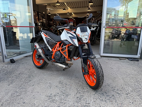 KTM 690 Duke R 10 of 11