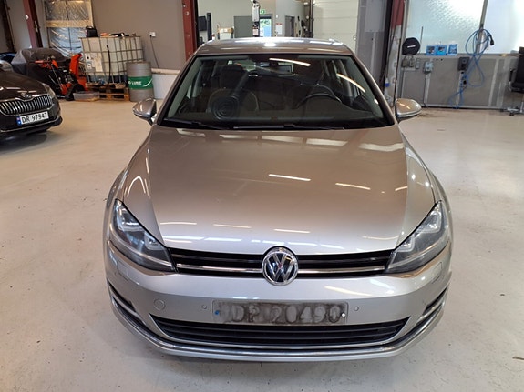 Volkswagen Golf VII 3 of 30
