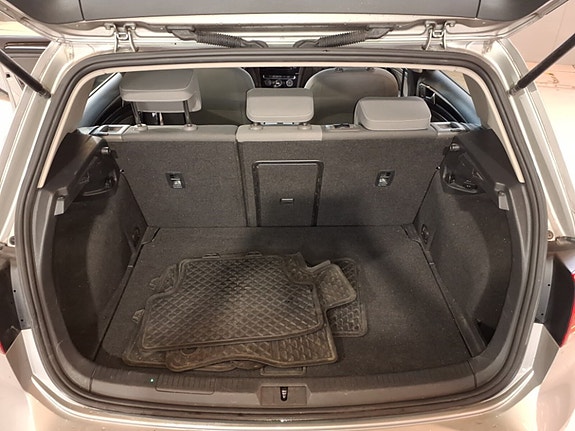Volkswagen Golf VII 17 of 30