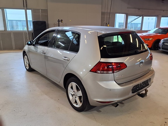 Volkswagen Golf VII 8 of 30
