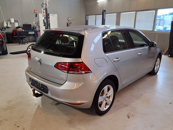 Volkswagen Golf VII 6 of 30