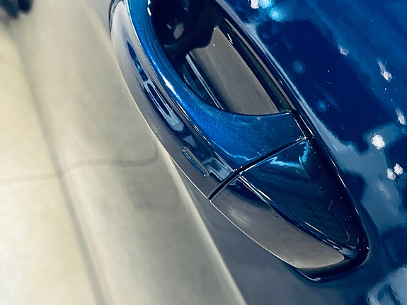 Volkswagen e-Golf VII 11 of 15