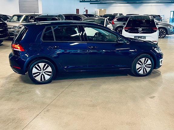 Volkswagen e-Golf VII 4 of 15