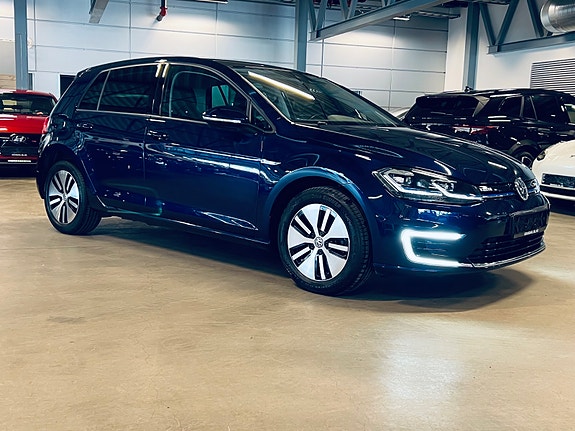 Volkswagen e-Golf VII 3 of 15
