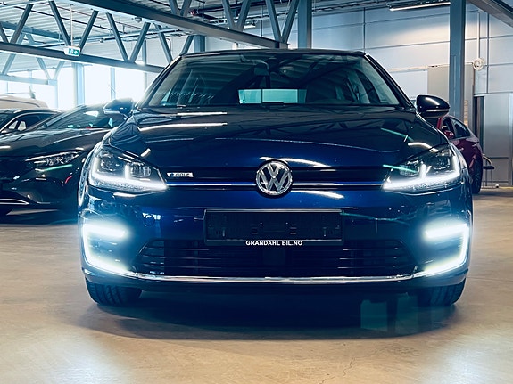 Volkswagen e-Golf VII 2 of 15