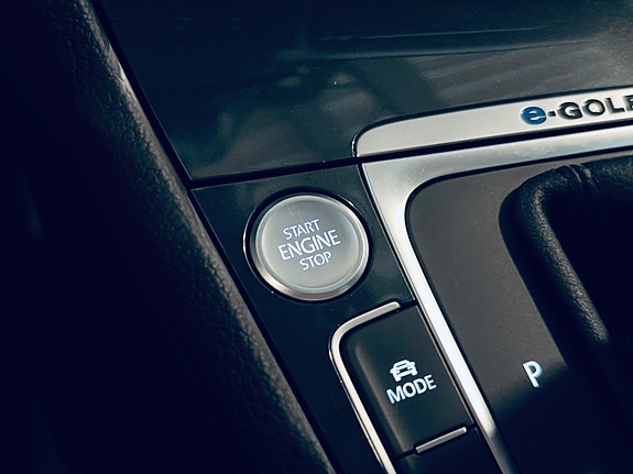 Volkswagen e-Golf VII 14 of 15