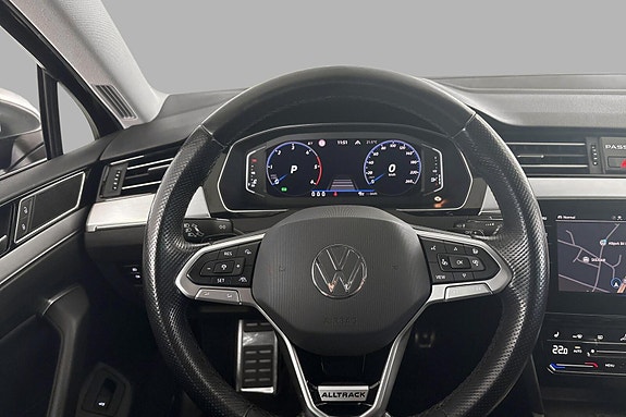 Volkswagen Passat Alltrack 11 of 30