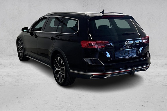 Volkswagen Passat Alltrack 4 of 30