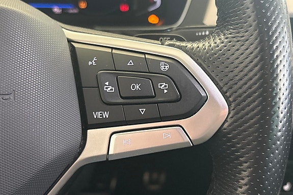 Volkswagen Passat Alltrack 13 of 30