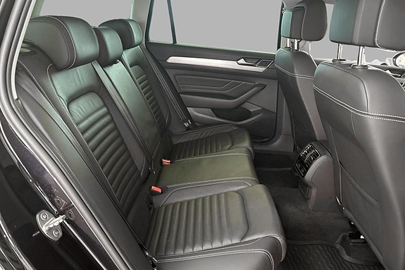 Volkswagen Passat Alltrack 25 of 30