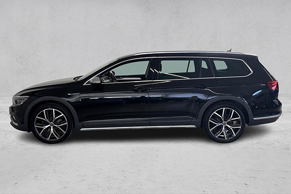 Volkswagen Passat Alltrack 3 of 30