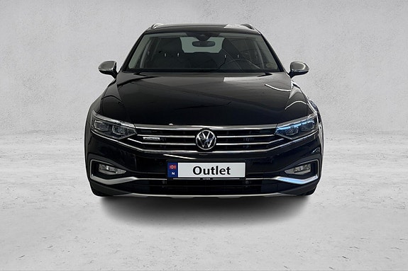Volkswagen Passat Alltrack 9 of 30