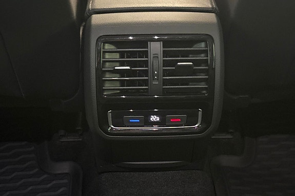Volkswagen Passat Alltrack 24 of 30