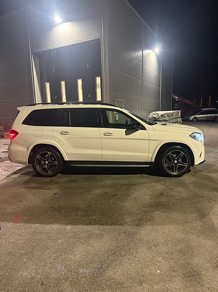 Mercedes-Benz GLS350 d 13 of 19