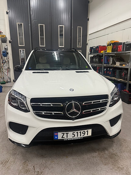 Mercedes-Benz GLS350 d 2 of 19