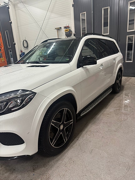 Mercedes-Benz GLS350 d 3 of 19