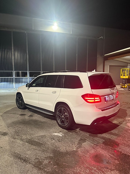 Mercedes-Benz GLS350 d 16 of 19