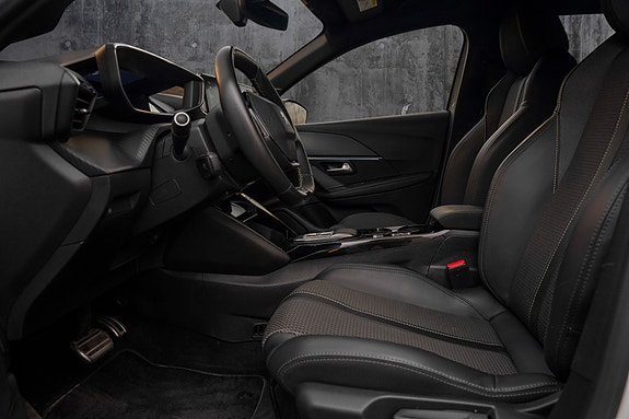 Peugeot 208 16 of 23