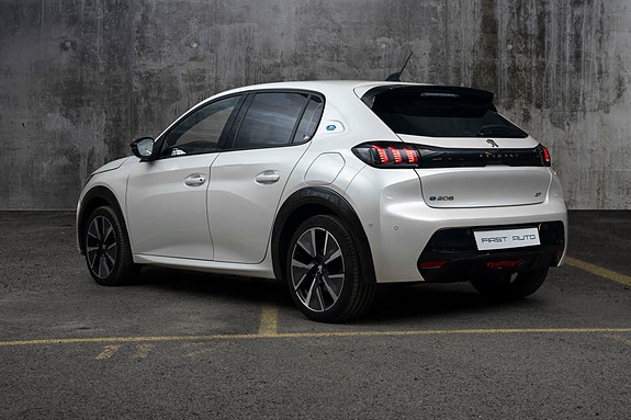 Peugeot 208 7 of 23