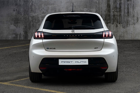 Peugeot 208 5 of 23