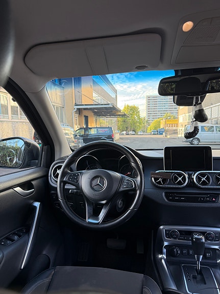 Mercedes-Benz X250 d 14 of 23