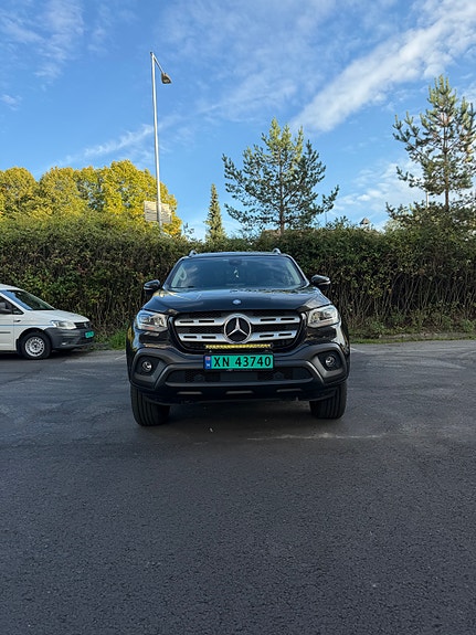 Mercedes-Benz X250 d 2 of 23