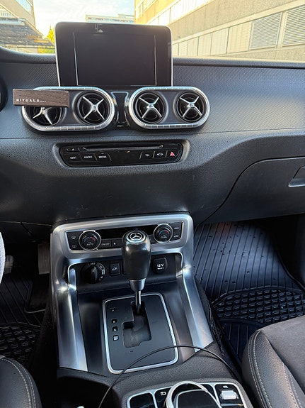 Mercedes-Benz X250 d 18 of 23