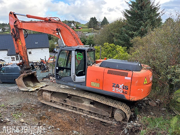 Hitachi Hitachi ZX250LC-3 Gravemaskin, graveskuffe 2 of 30