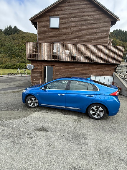 Hyundai IONIQ 4 of 16