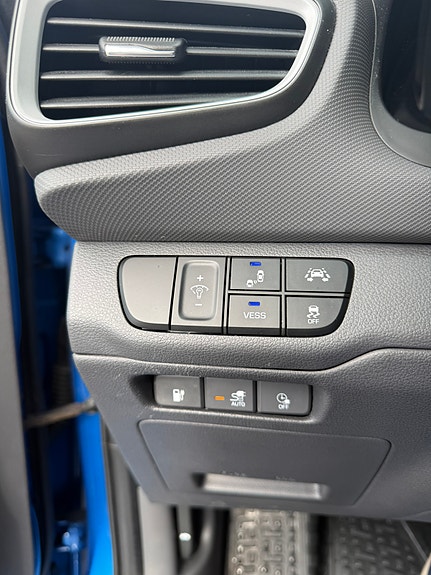 Hyundai IONIQ 15 of 16